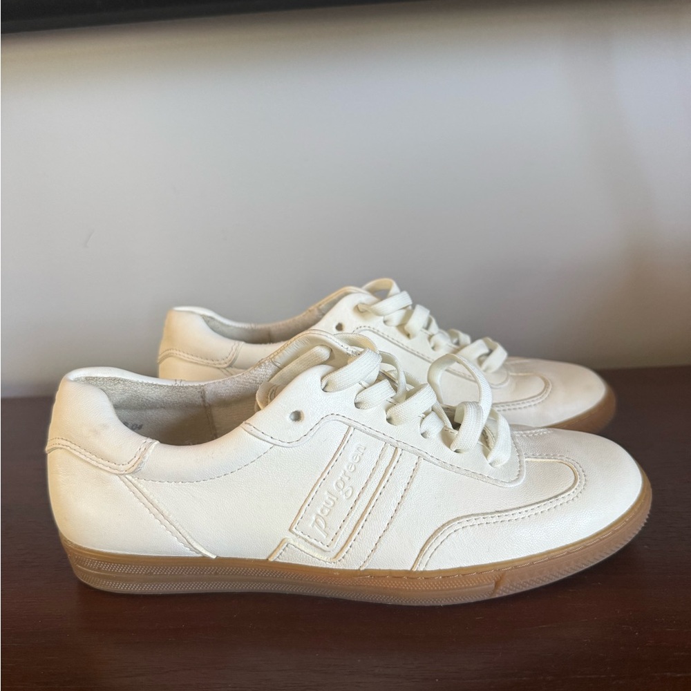 Paul Green Off-White Leather Lace-Up Sneakers with Gum Sole